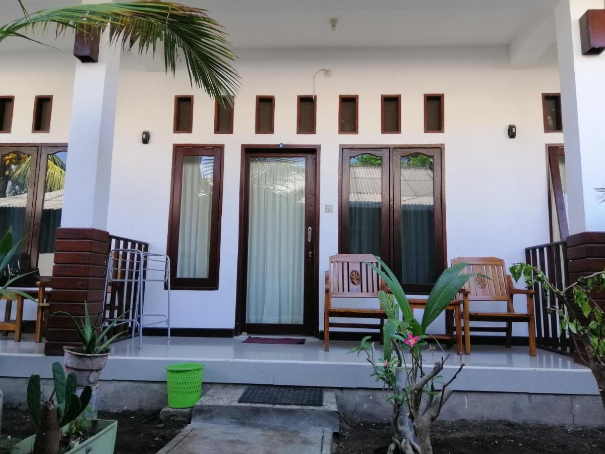 Vacation Inn Gili Gili Trawangan Exterior photo
