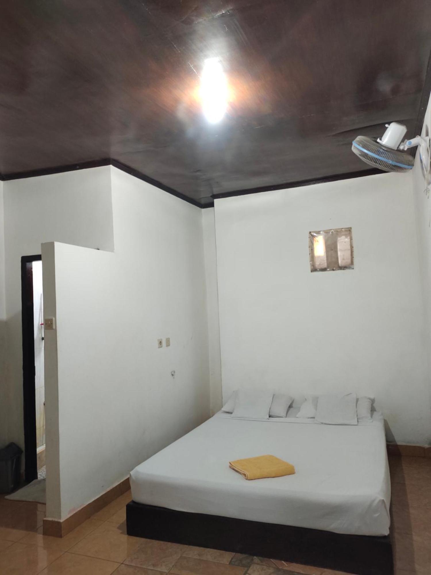 Vacation Inn Gili Gili Trawangan Exterior photo